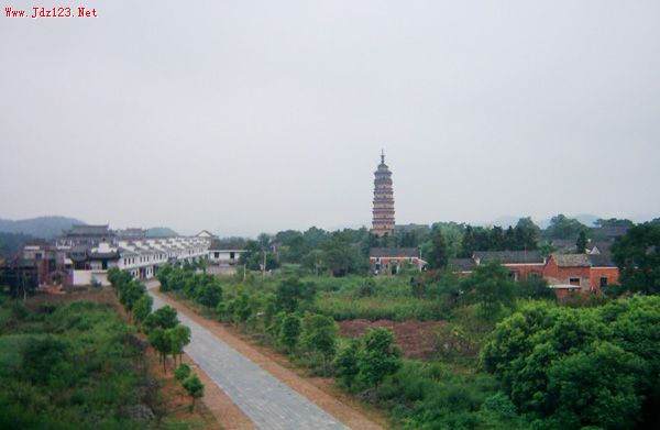 浮梁古县城的红塔